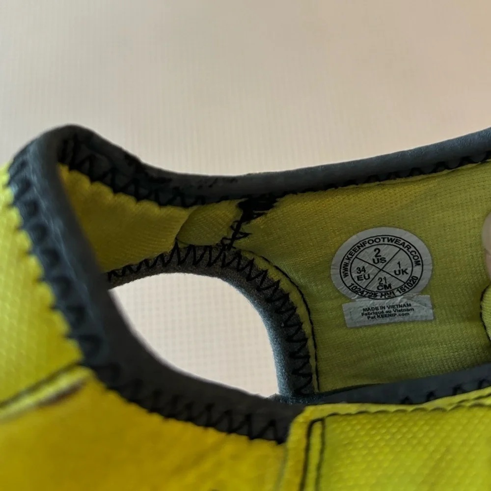 KEEN STINGRAY Water Sandals Shoes Big Kids‎ Size 2
